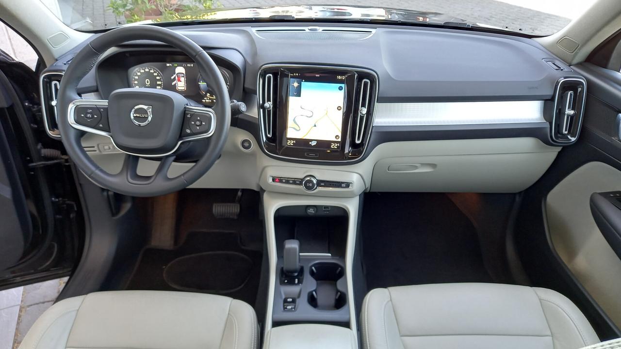 Volvo XC40 T5 Recharge Plug-in Hybrid Inscription Expression auto