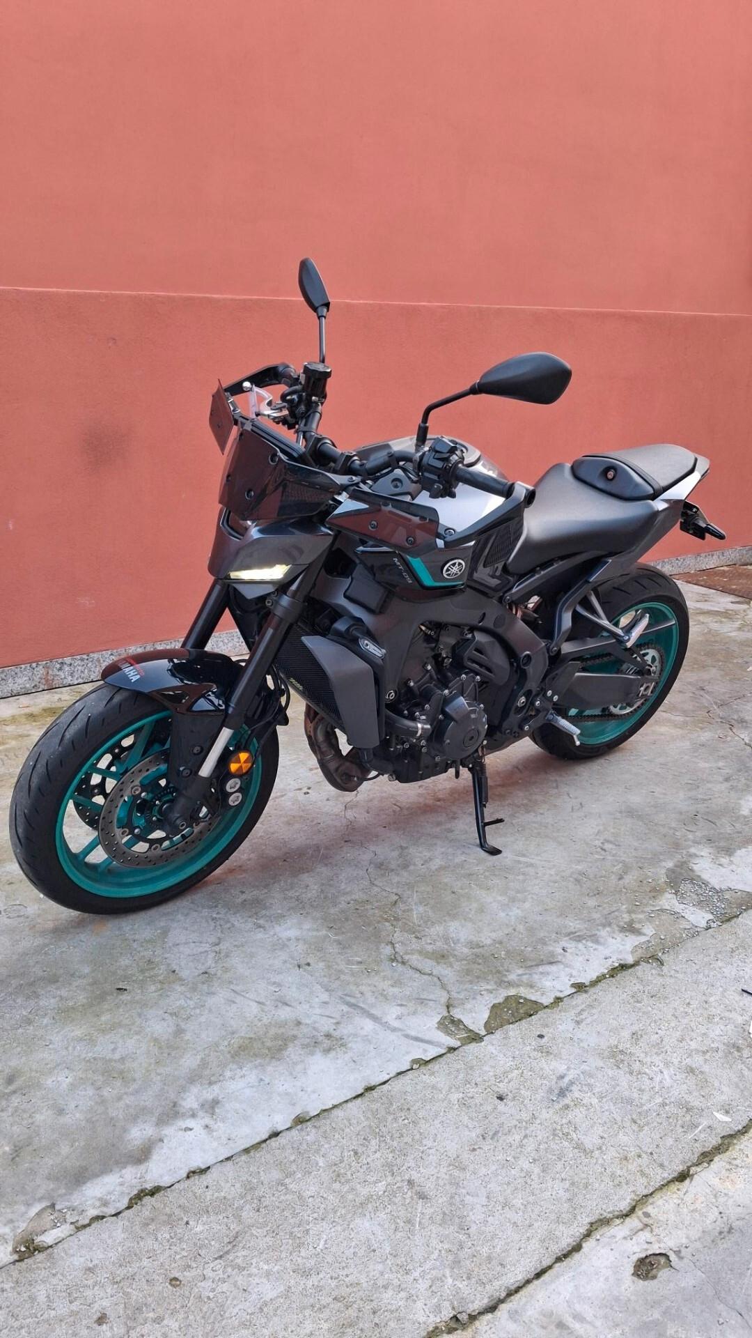 Yamaha MT-09 y-amt