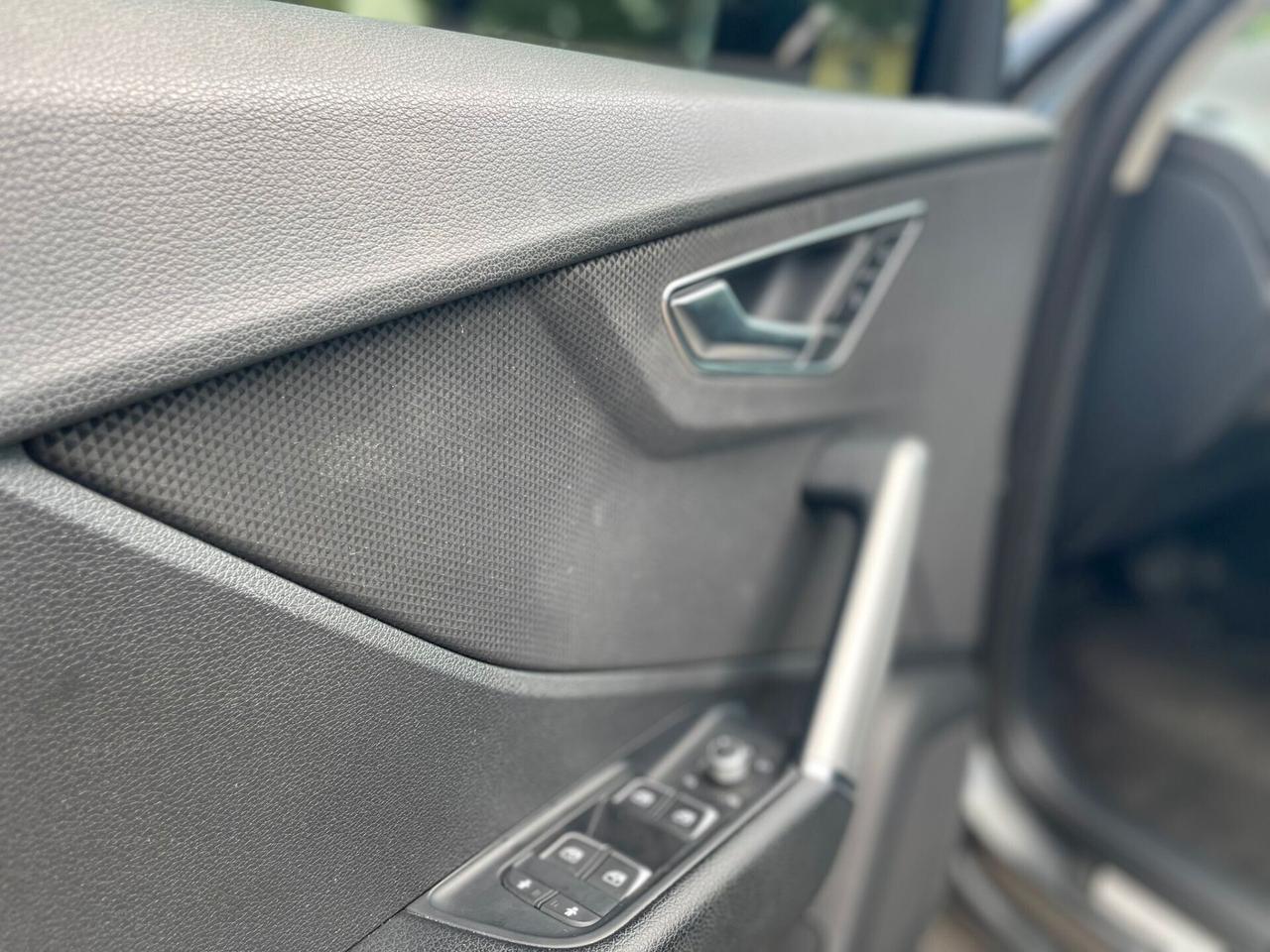 Audi Q2 40 TFSI quattro S tronic Identity Black
