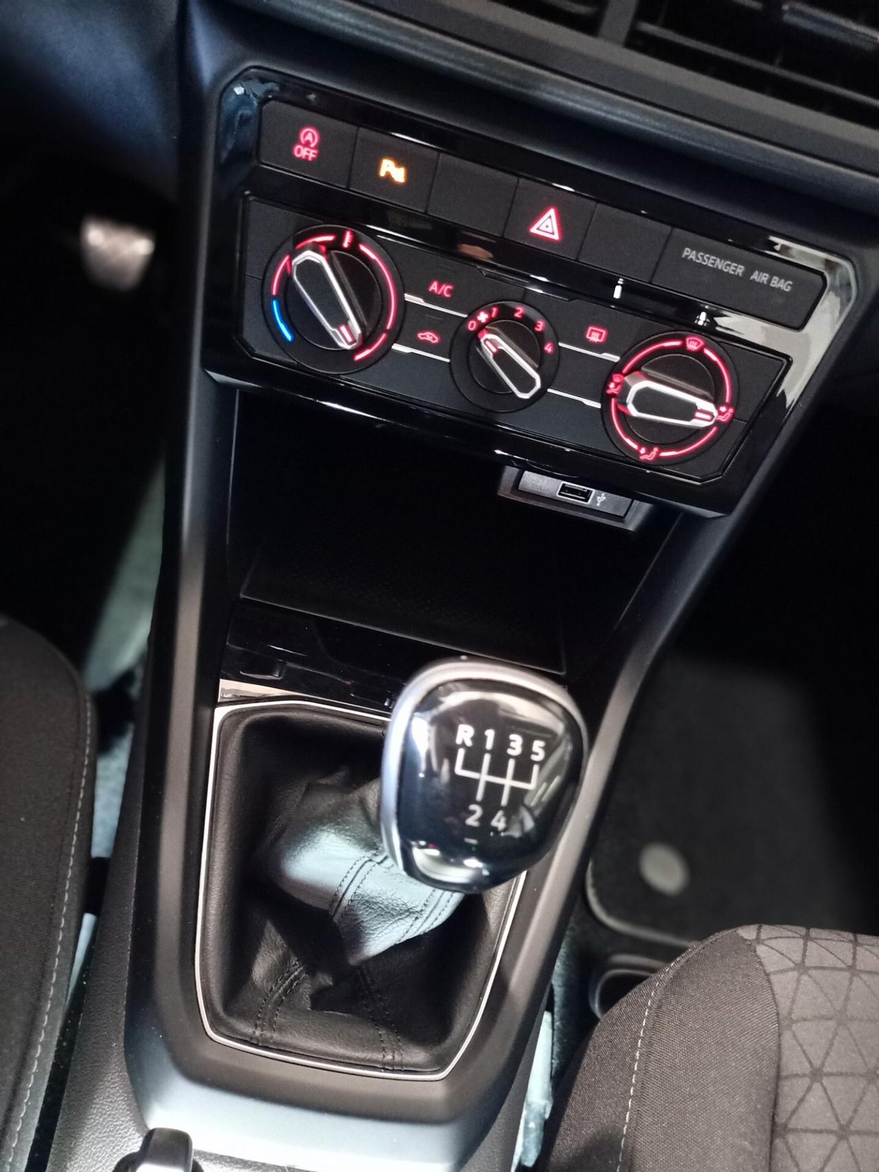Volkswagen T-Cross 1.6 tdi Style 95cv*OK neopatentati!
