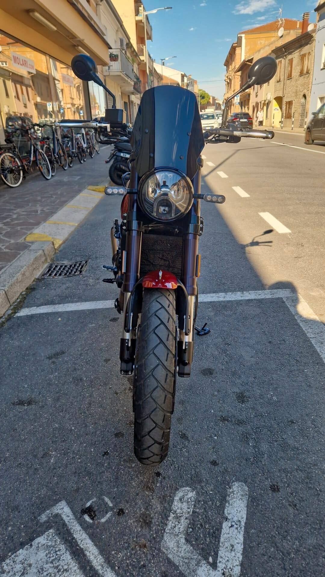 Benelli Leoncino 500 c.c. Trail Rosso