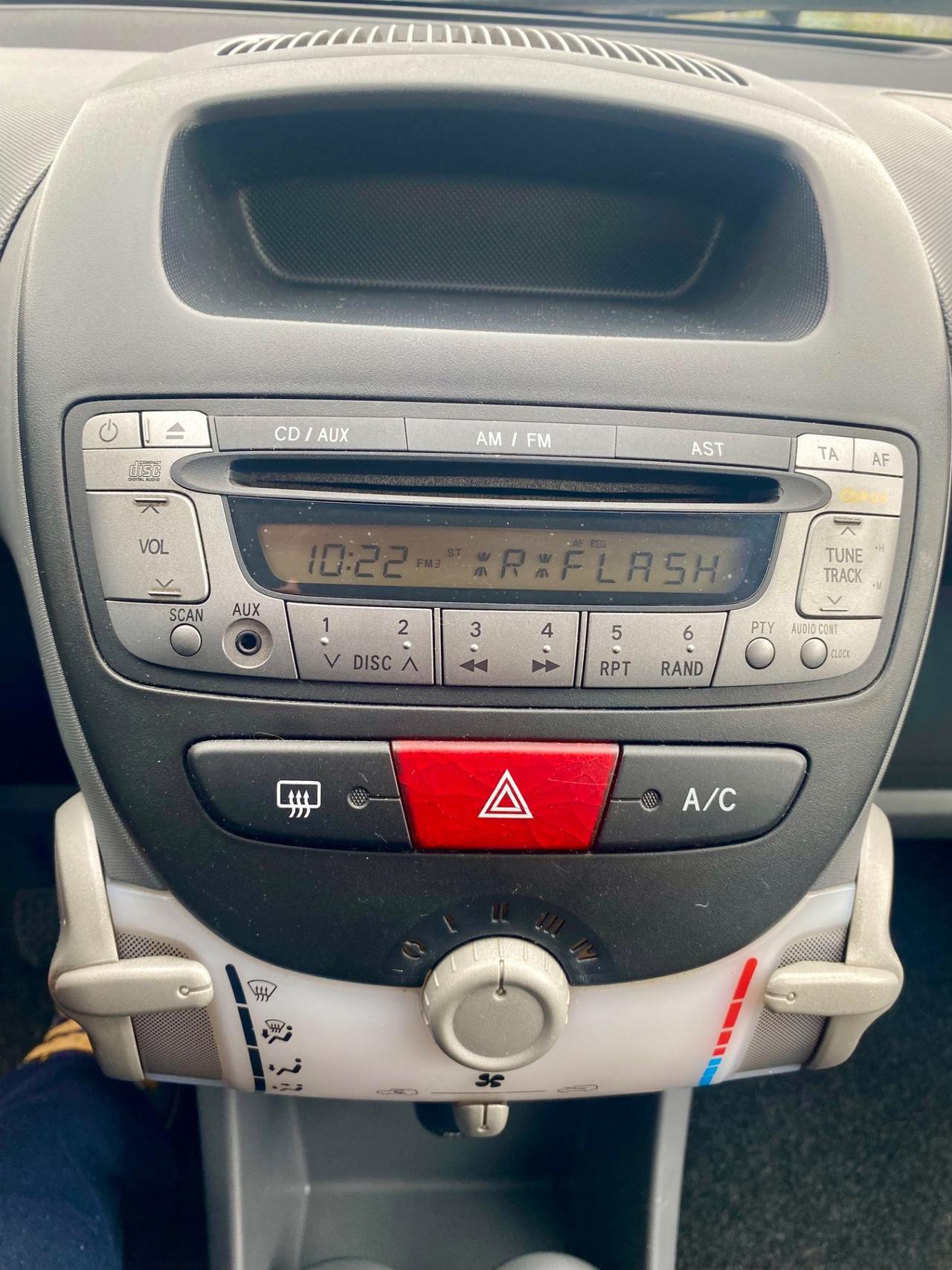 Peugeot 107 1.0 68CV 5p. Benzina