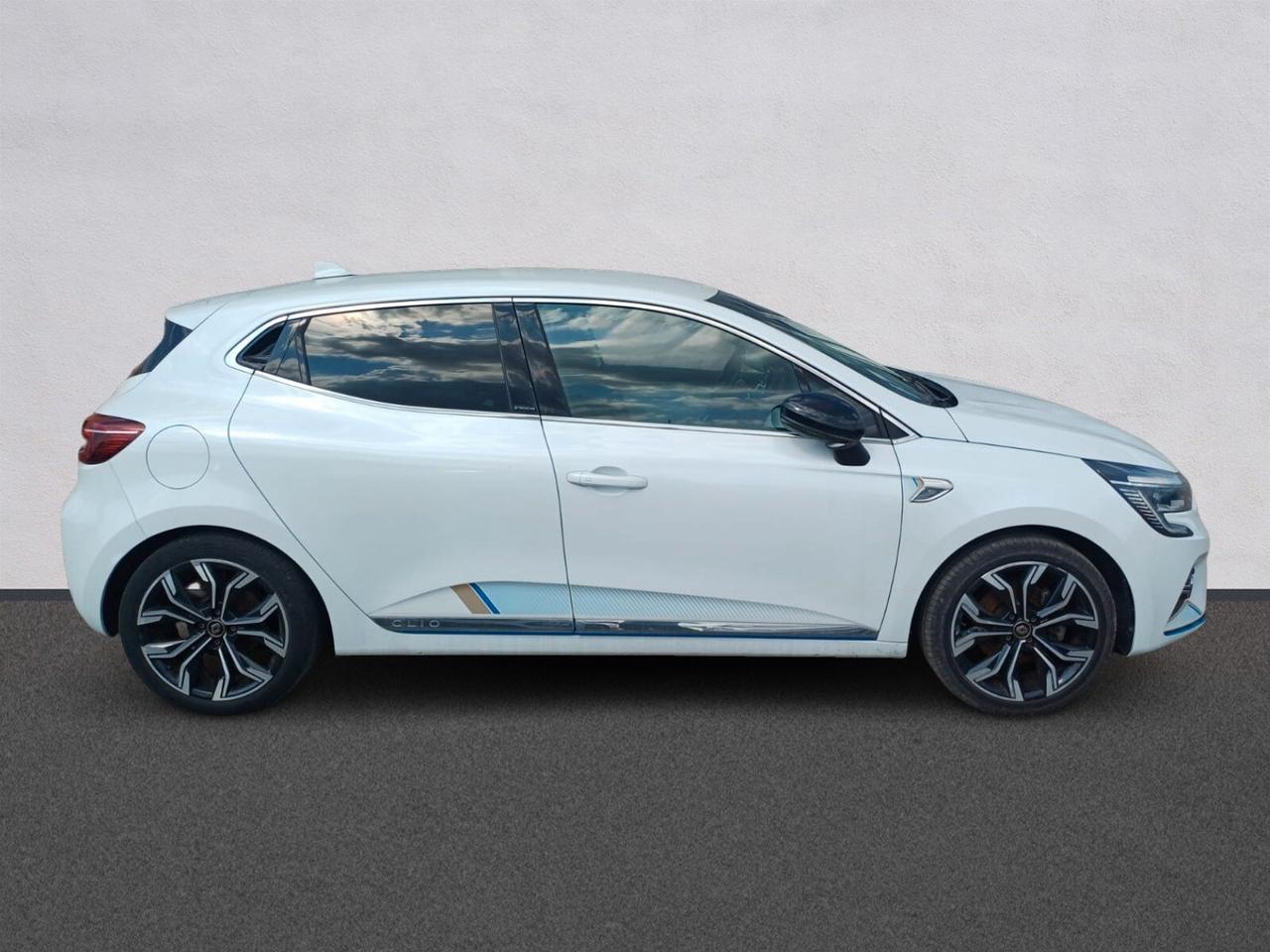 Renault Clio Full Hybrid E-Tech 140 CV | da €224 al mese