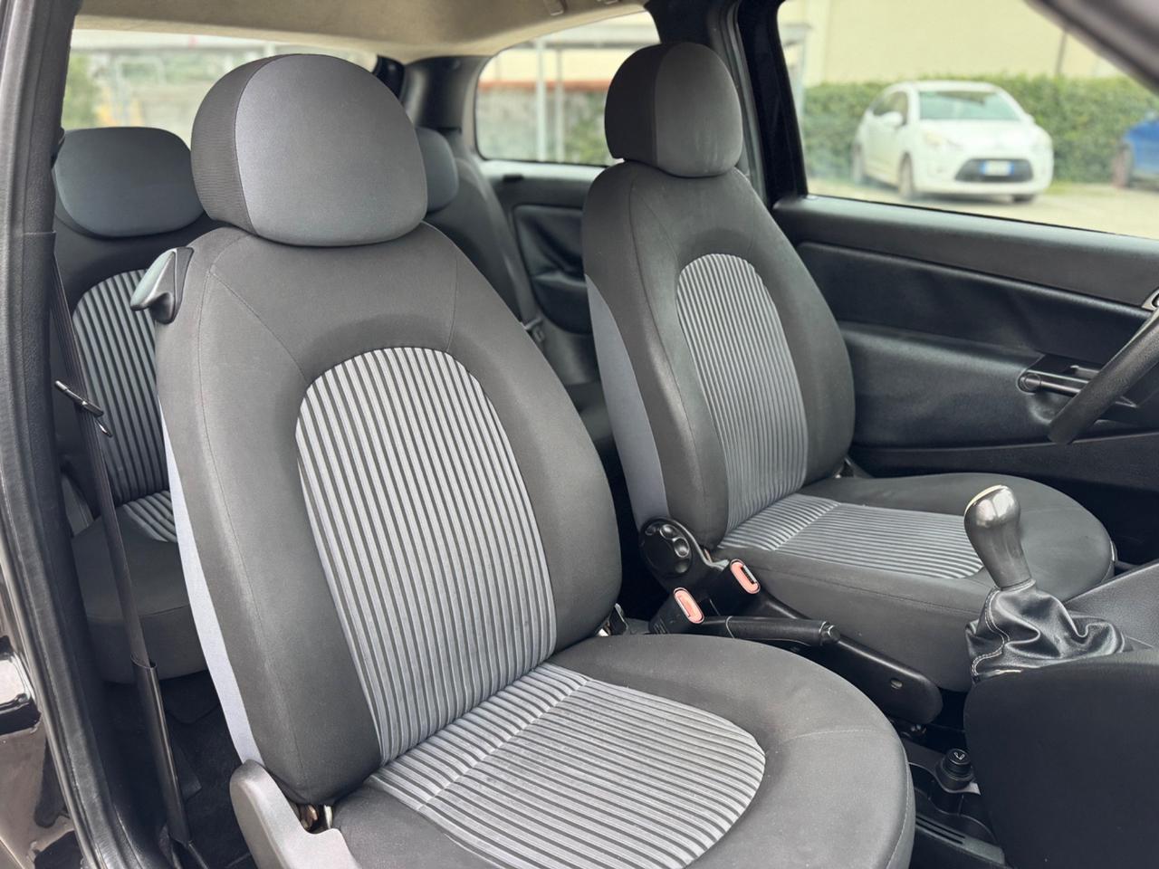 Lancia Ypsilon 1.3 MJT 75 CV Argento