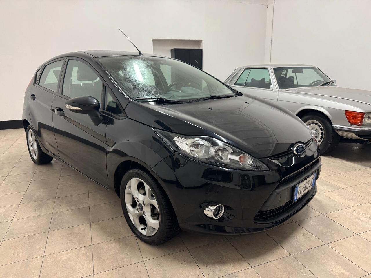 Ford Fiesta 1.4 16V 5p. Bz.- GPL Titanium Bs.