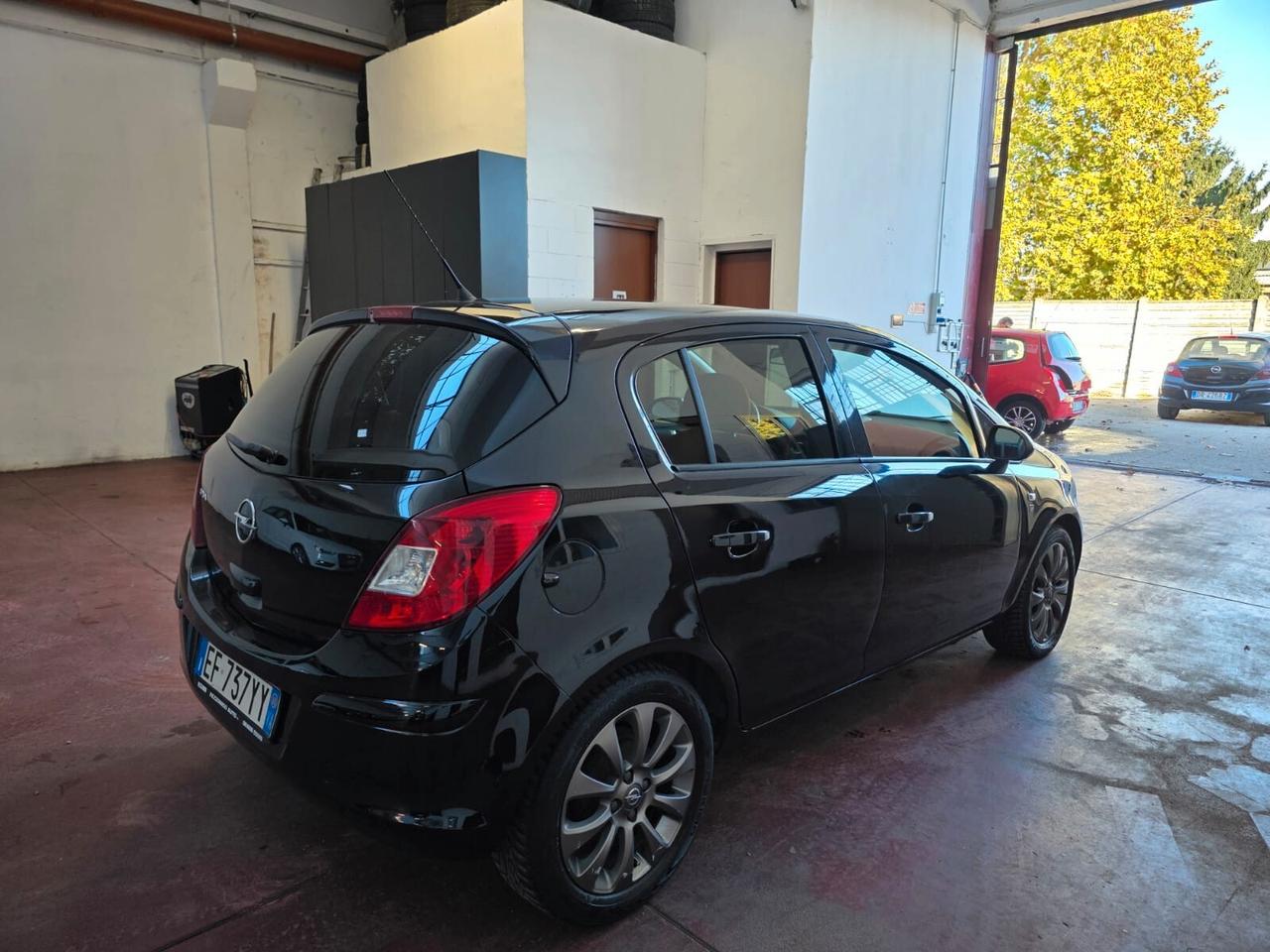 Opel Corsa 1.2 5P EDITION benzina neopatentati
