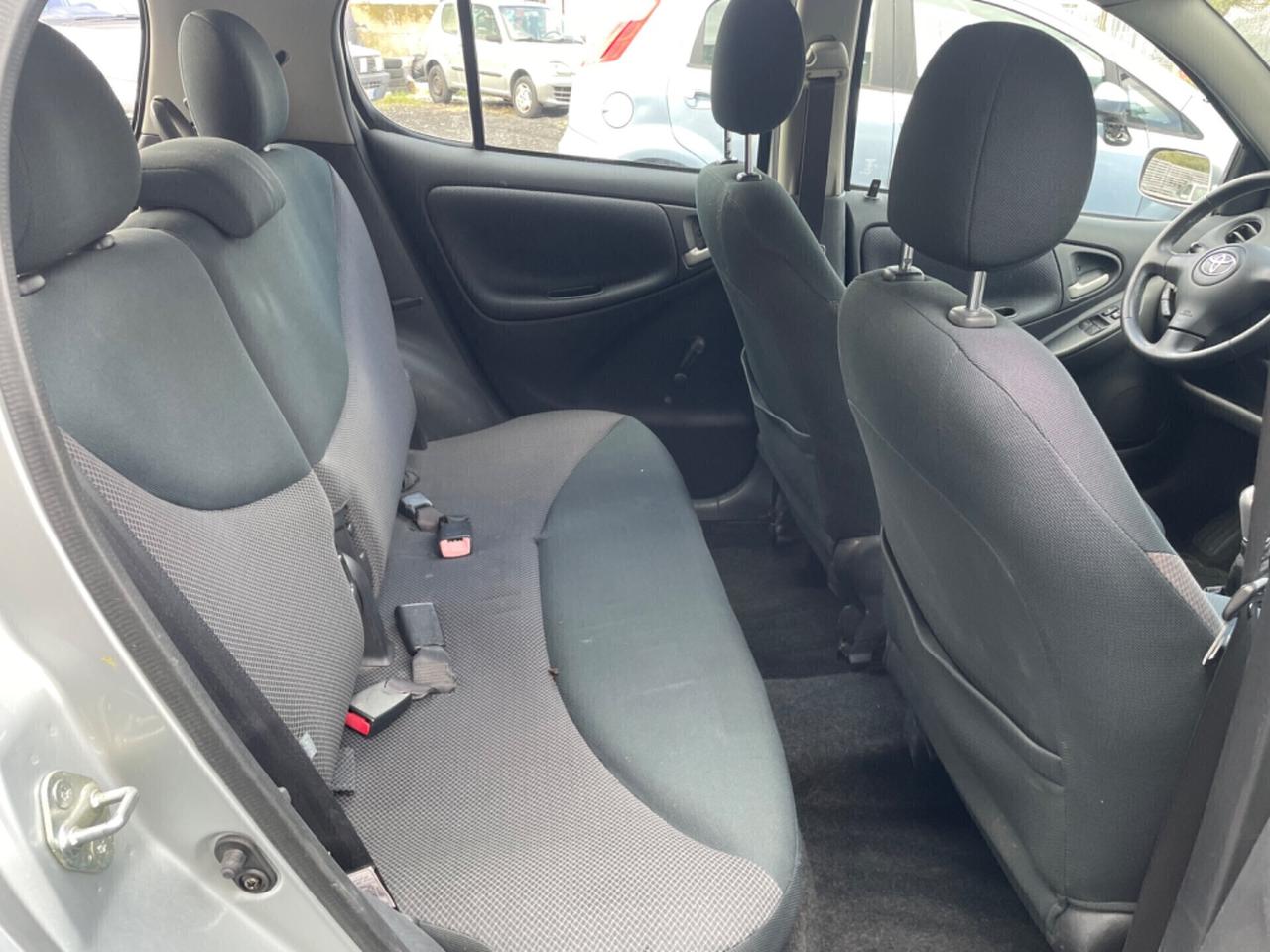 Toyota Yaris 1.4 tdi D-4D cat 5 porte Sol