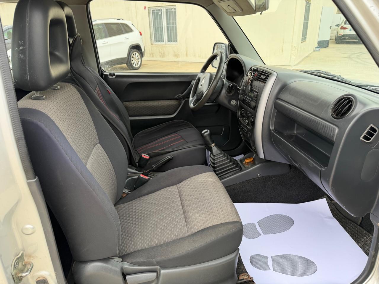 Suzuki Jimny 1.3i 16V cat 4WD JX Gancio Traino