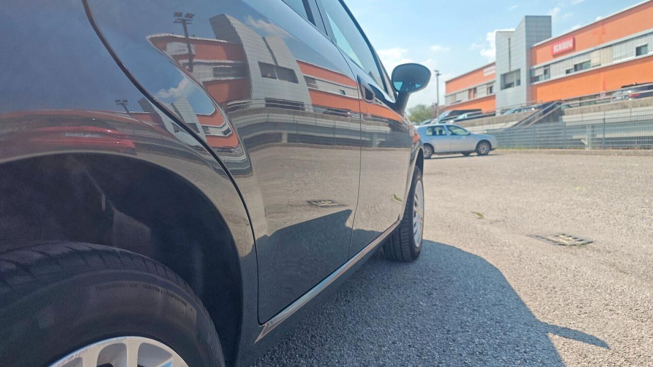 Fiat Punto 1.4 8V 5 porte Natural Power Street/lounge