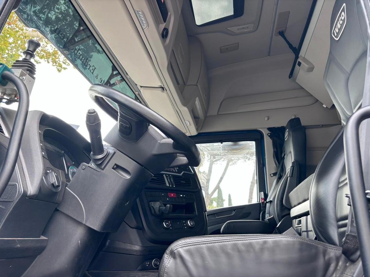 Iveco S Way 440AS49 trattore stradale