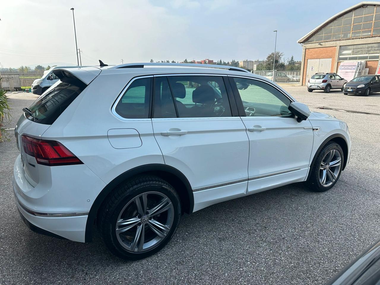 Volkswagen Tiguan 2.0 TDI SCR 4MOTION R-LINE