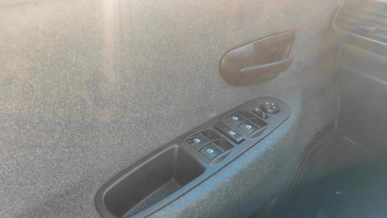 Lancia Ypsilon 1.0 FireFly 5 porte S&S Hybrid Ecochic Gold