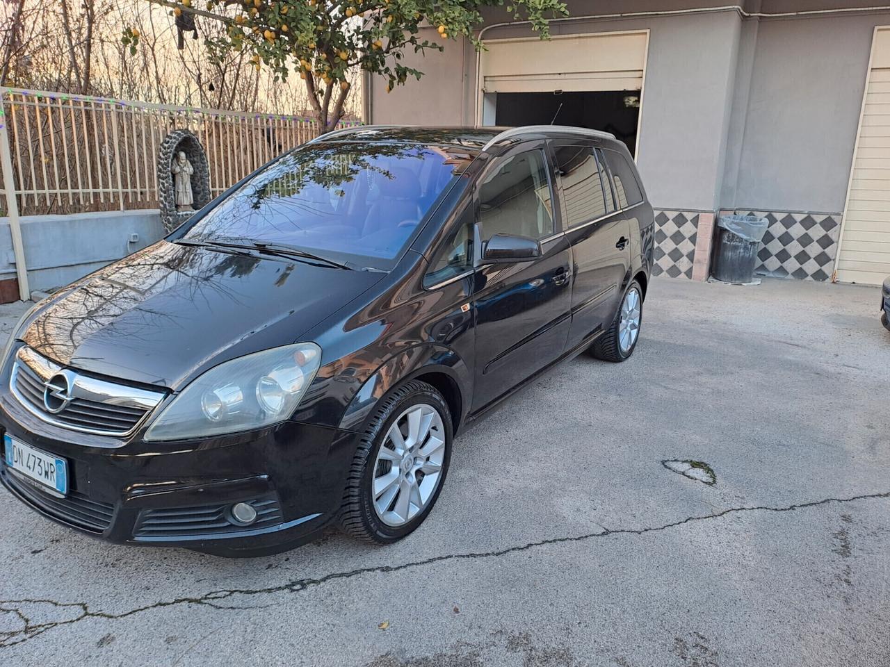 Opel Zafira 1.9 CDTI 120CV Cosmo 7 POSTI