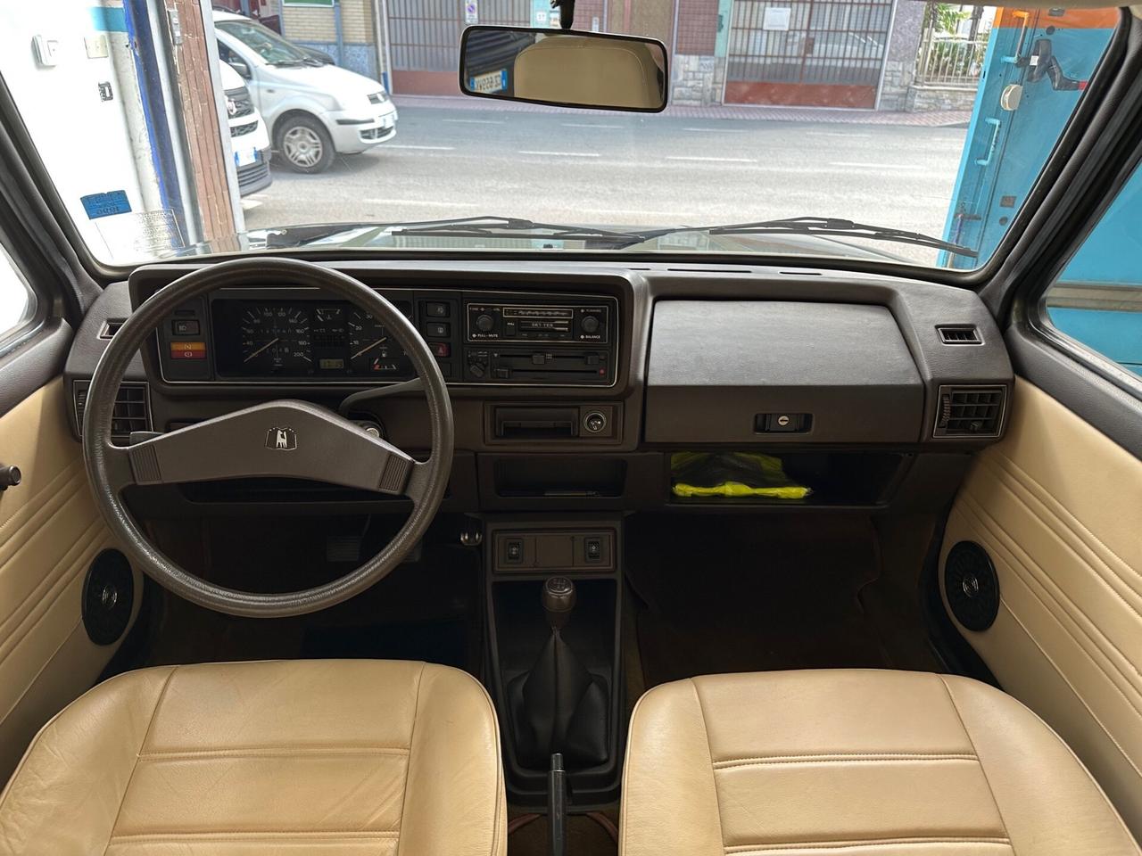 Volkswagen Golf 1300 5 porte GLS - Autonavigli