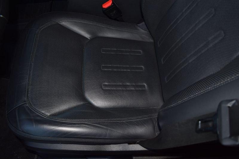 Land Rover Defender Defender 110 2.0 SD4 240CV AWD Auto HSE