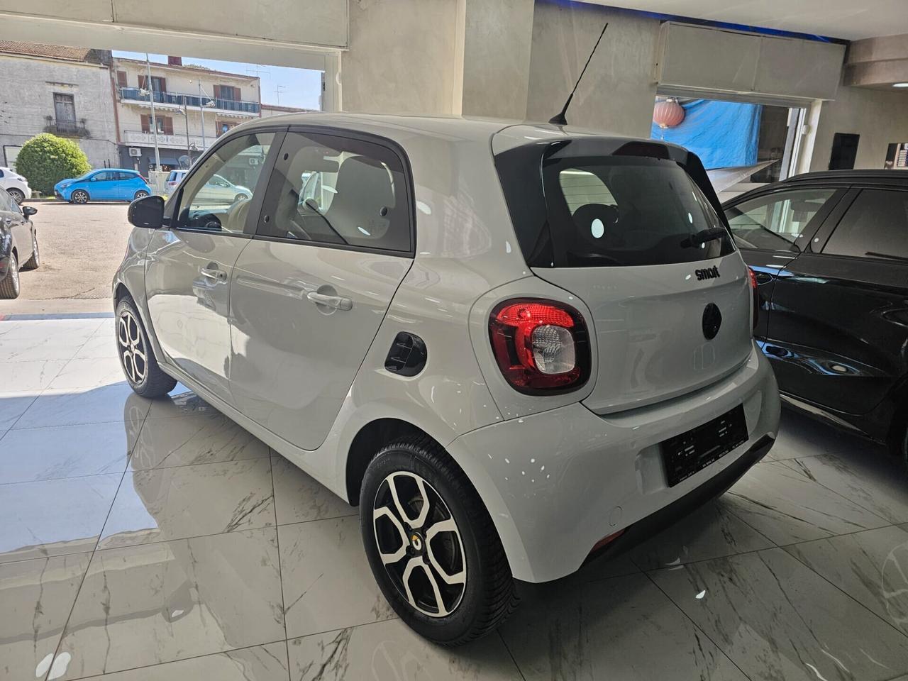 NUOVA SMART FORFOUR PASSION EDITION 1.0 TURBO BENZ 71CV BLACK LINE