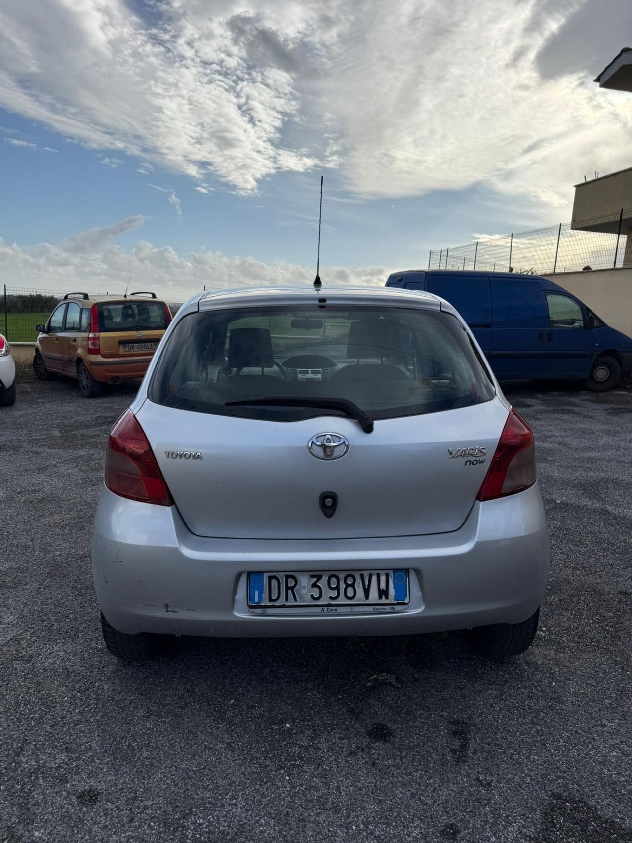 Toyota Yaris 1.0 5 porte