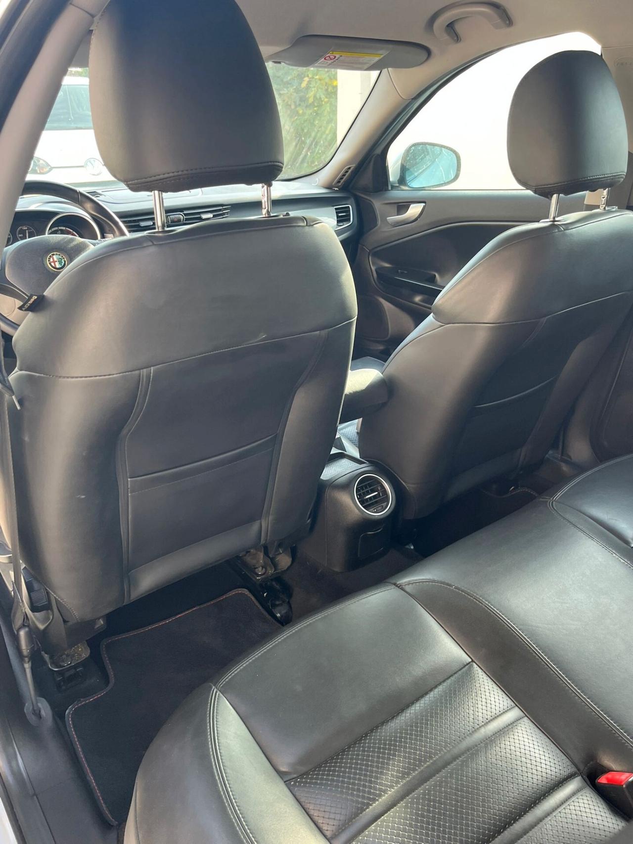 Alfa Romeo Giulietta 1.6 JTDm-2 105 CV Distinctive