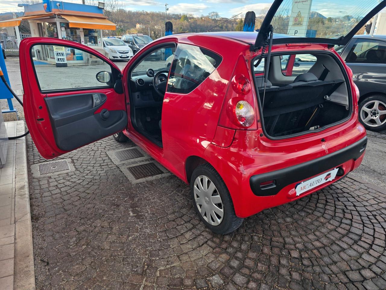 Peugeot 107 1.0 68CV 3p. Sweet Years con 190.000km