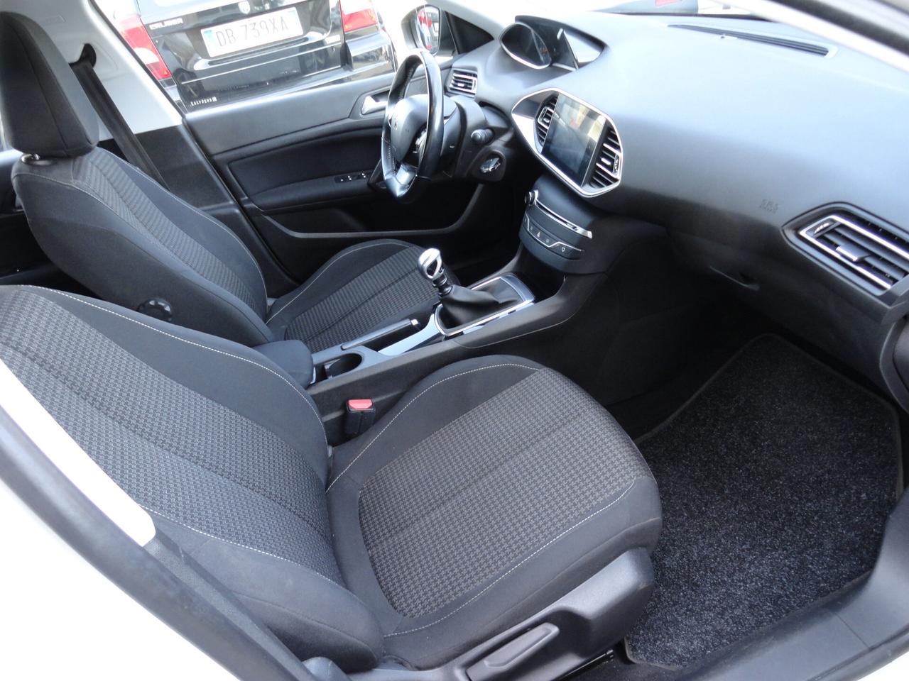 Peugeot 308 PureTech Turbo 130 S&S SW Allure