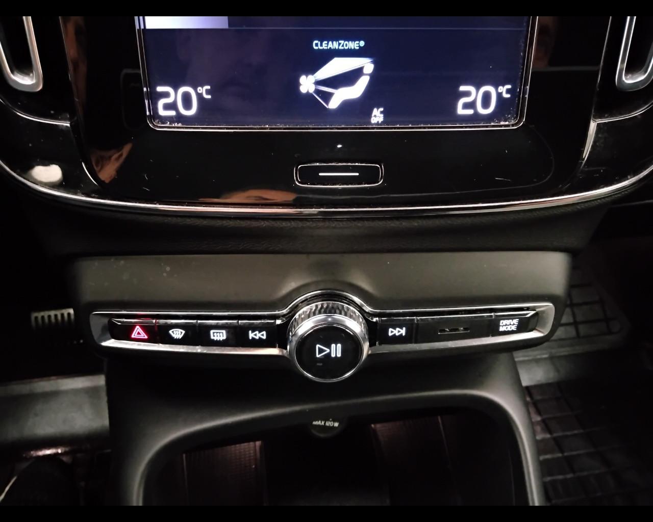 VOLVO XC40 2023 - XC40 1.5 t5 recharge phev Core auto