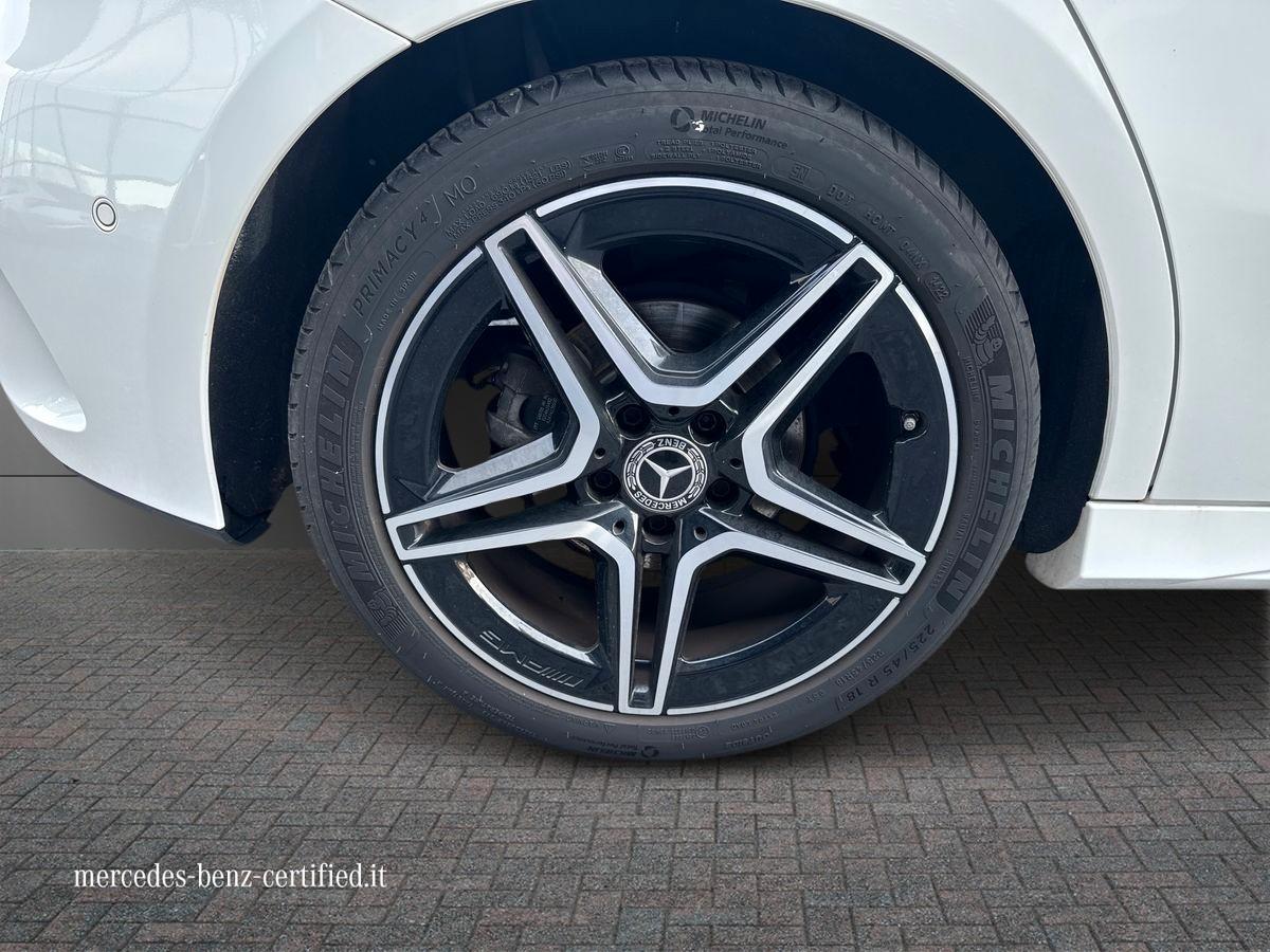 Mercedes-Benz A 200 d Premium auto