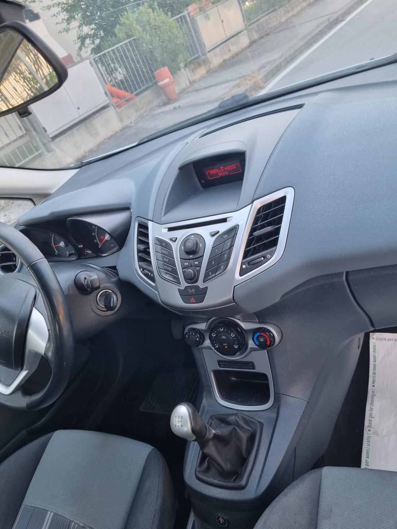 Ford Fiesta 1.4 5 porte Bz.- GPL Titanium