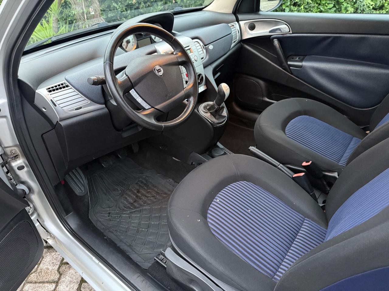 Lancia Ypsilon 1.3 MJT 75 CV 161.000KM !