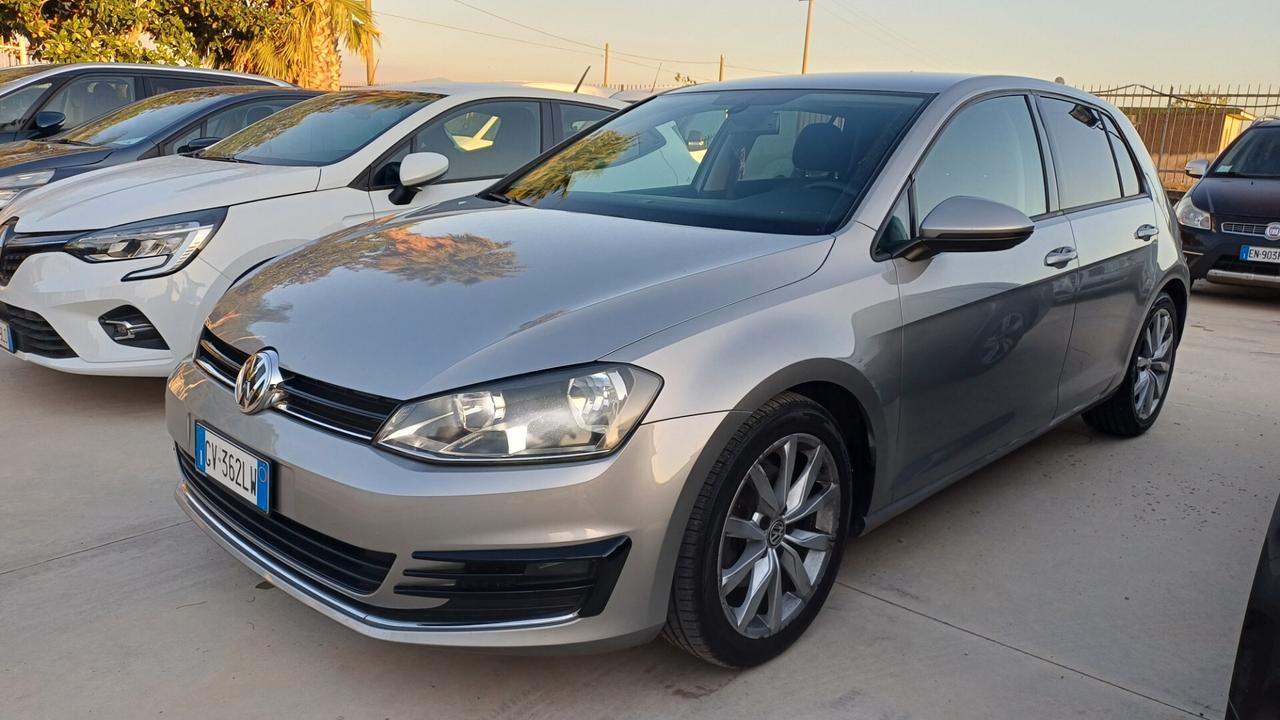 Volkswagen Golf Variant 1.6 TDI DPF Highline 2013