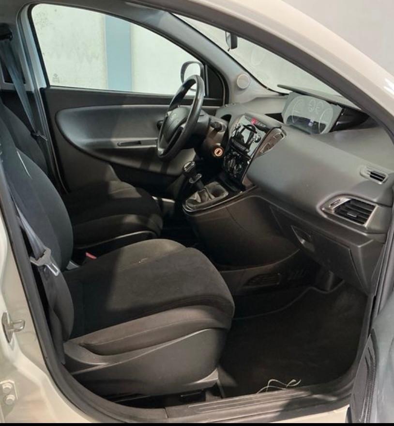 Lancia Ypsilon 1.2 69 CV 5 porte S&S Gold