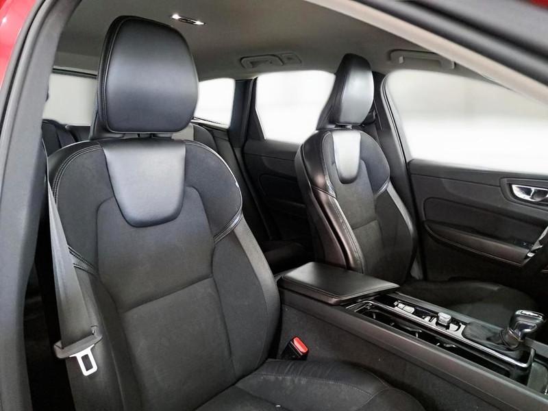 VOLVO XC60 D4 GEARTR. MOMENTUM SUV