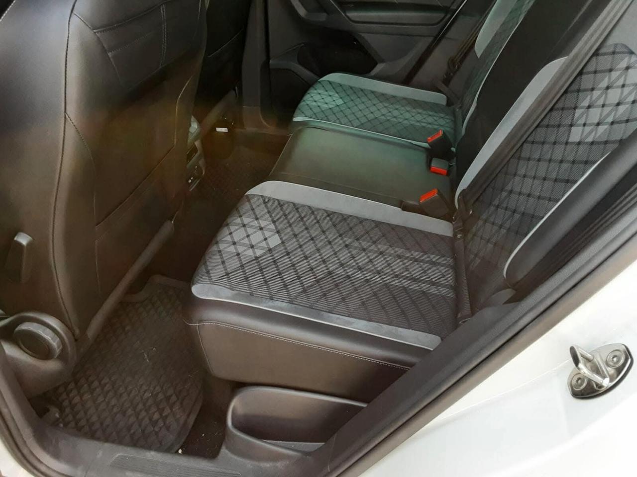 Volkswagen Tiguan 2.0 TDI 150 CV SCR DSG R-LINE TETTO NAVY LED 19
