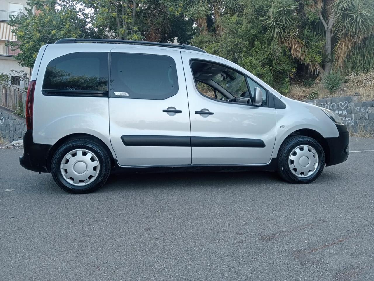 Citroen Berlingo ribassato rampa disabili