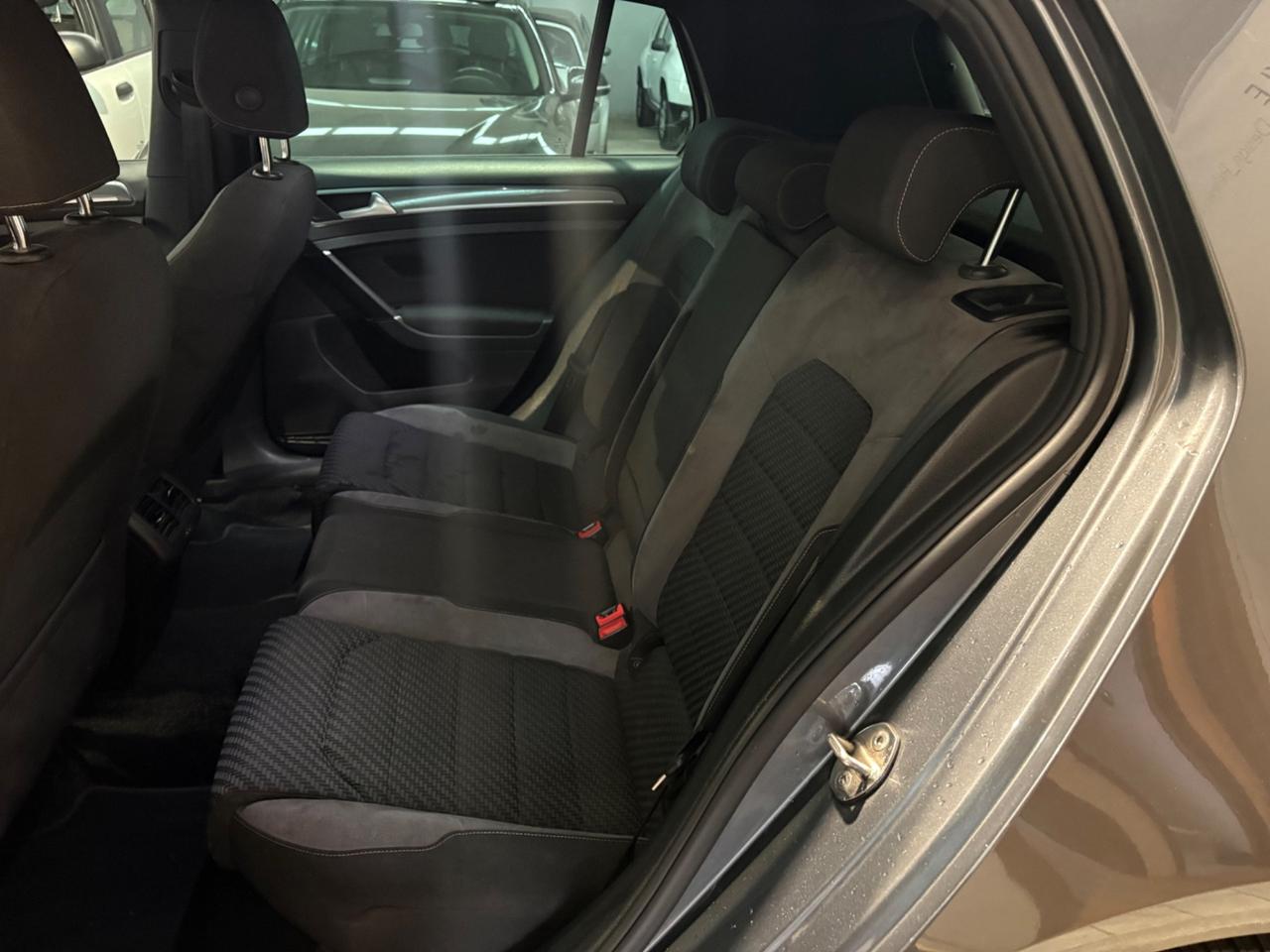 Volkswagen Golf 1.6 TDI 115 CV R-LINE