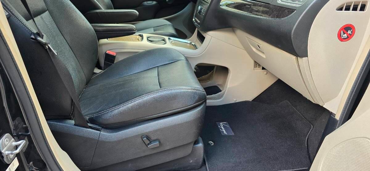 Lancia Voyager 2.8L Platinum 178cv auto *motore nuovo gar full*