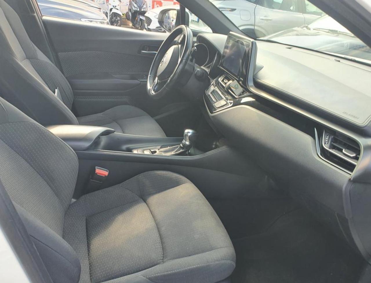 Toyota C-HR 1.8 Hybrid E-CVT Style