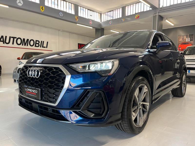 Audi Q3 Sportback 35 2.0 tdi Identity Black s-tronic