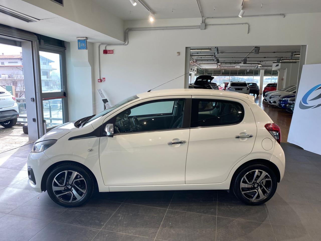 Peugeot 108 PureTech 82 5 porte Allure