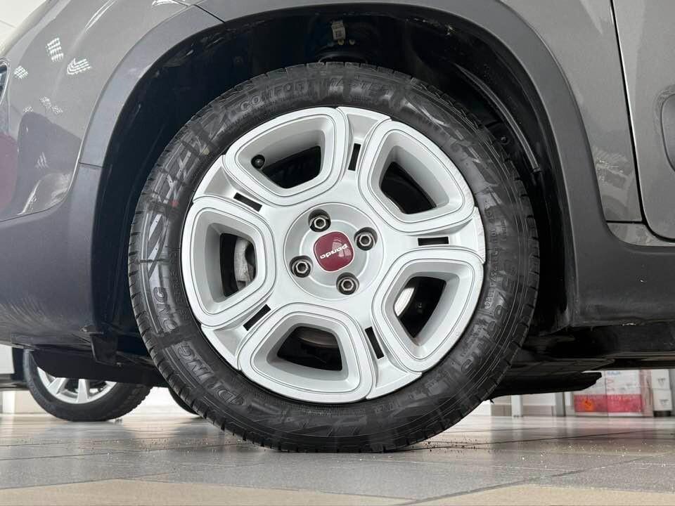Fiat Panda 1.0 FireFly S&S Hybrid City Life con comandi al volante