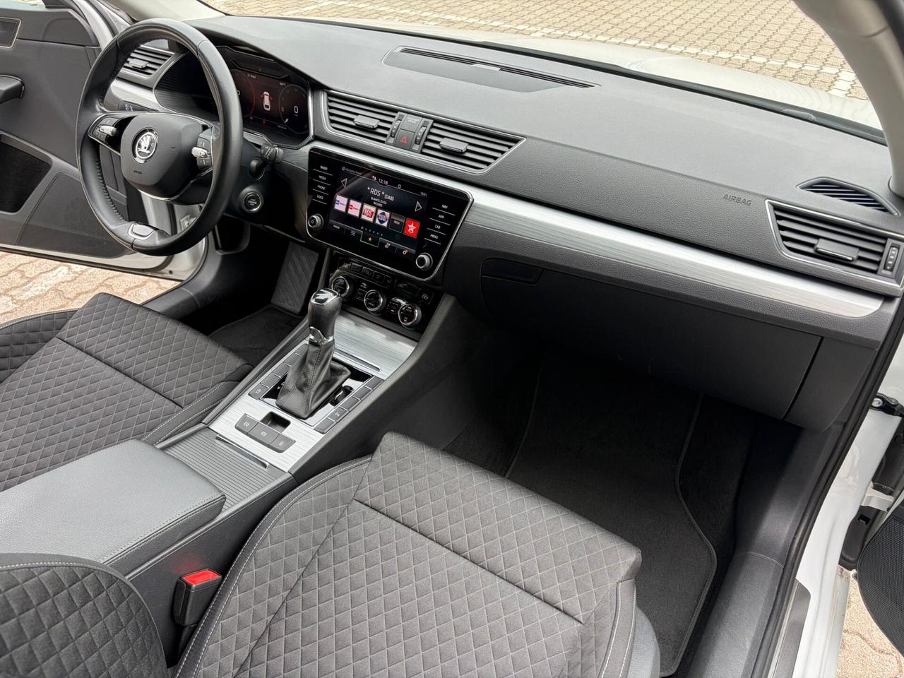 Skoda Superb Wagon 2.0 tdi evo Style 150cv dsg DANNEGGIATA
