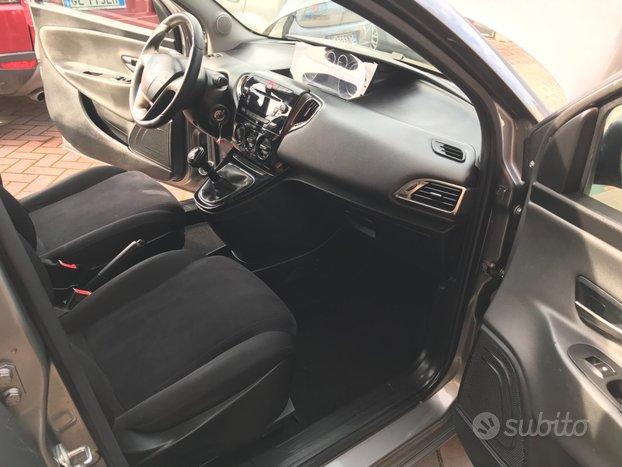 Lancia Ypsilon METANO -BENZINA