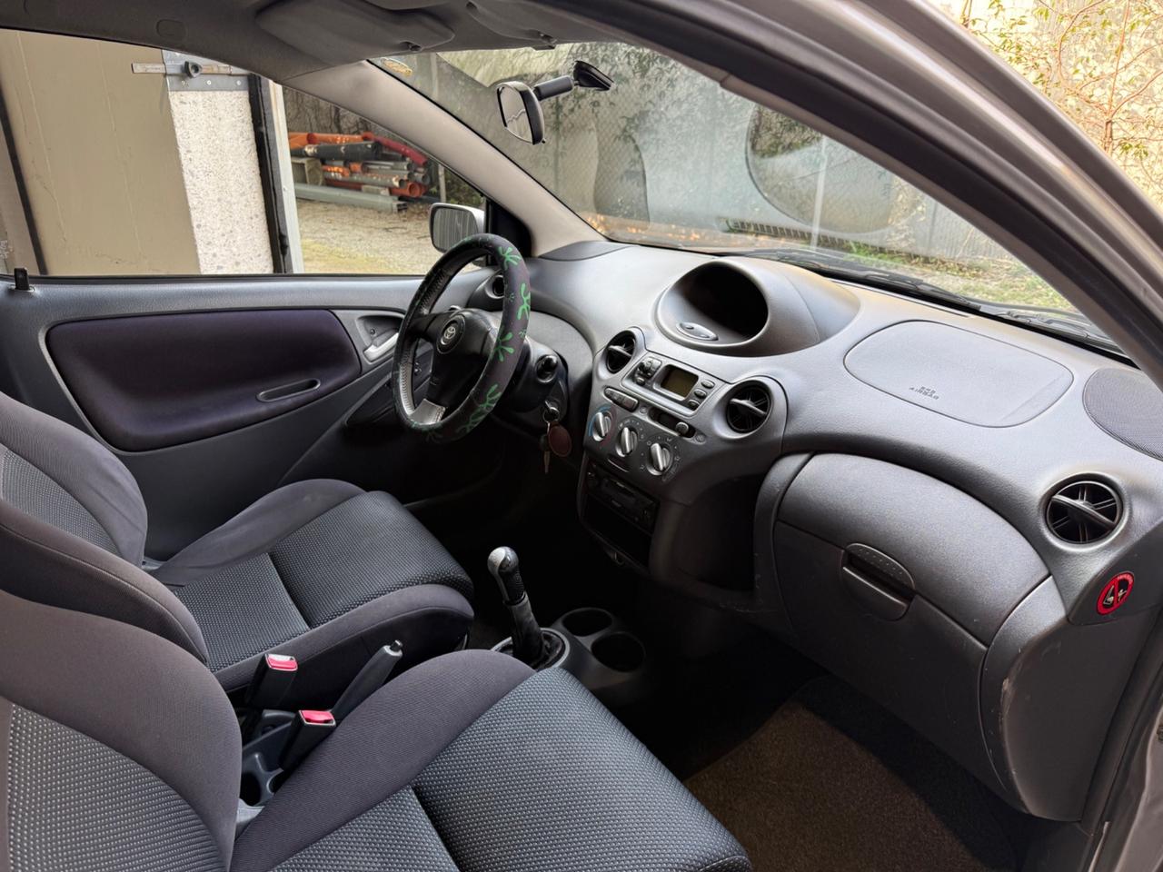 Toyota Yaris T sport guidabile da neopatentati