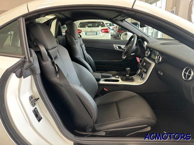 MERCEDES-BENZ SLC 200 AMG line