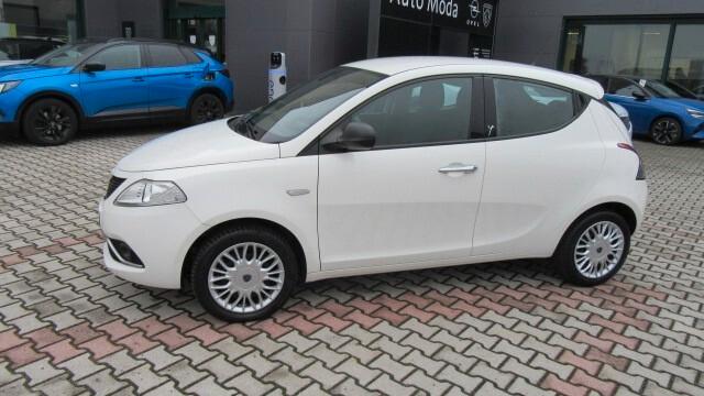 Lancia Ypsilon 1.2 69 CV 5 porte Silver
