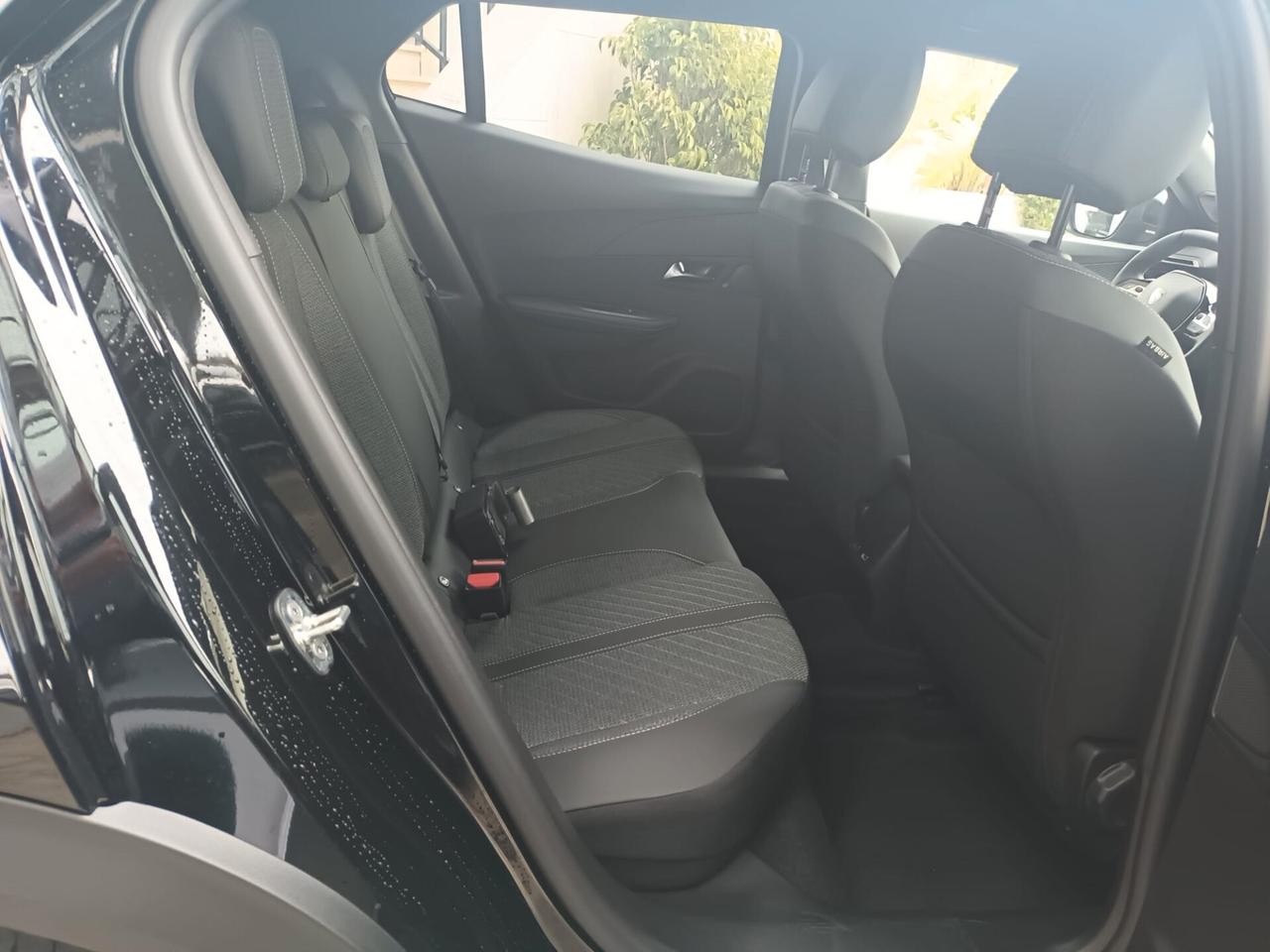 Peugeot 2008 Hybrid 1.2 Allure 145 CV e-DCS6