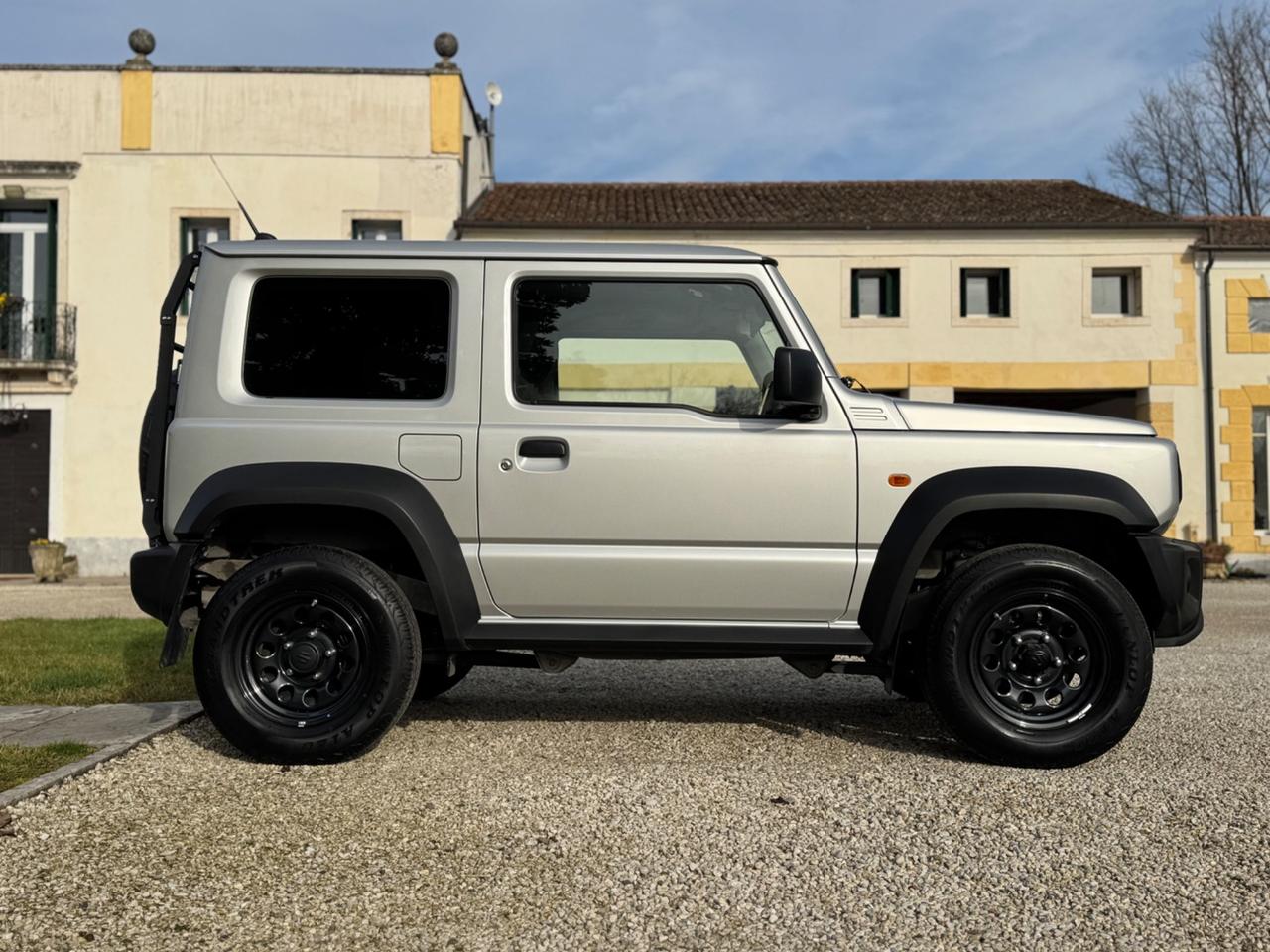 Suzuki Jimny 1.5 5MT PRO (N1)