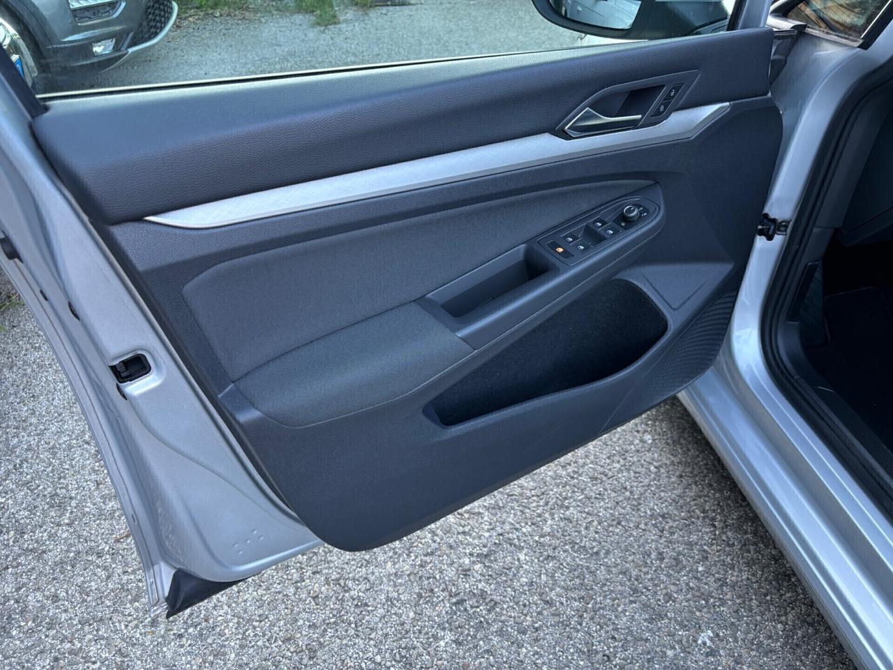 Volkswagen Golf 1.5 TGI METANO DSG Life OK Neopatentati