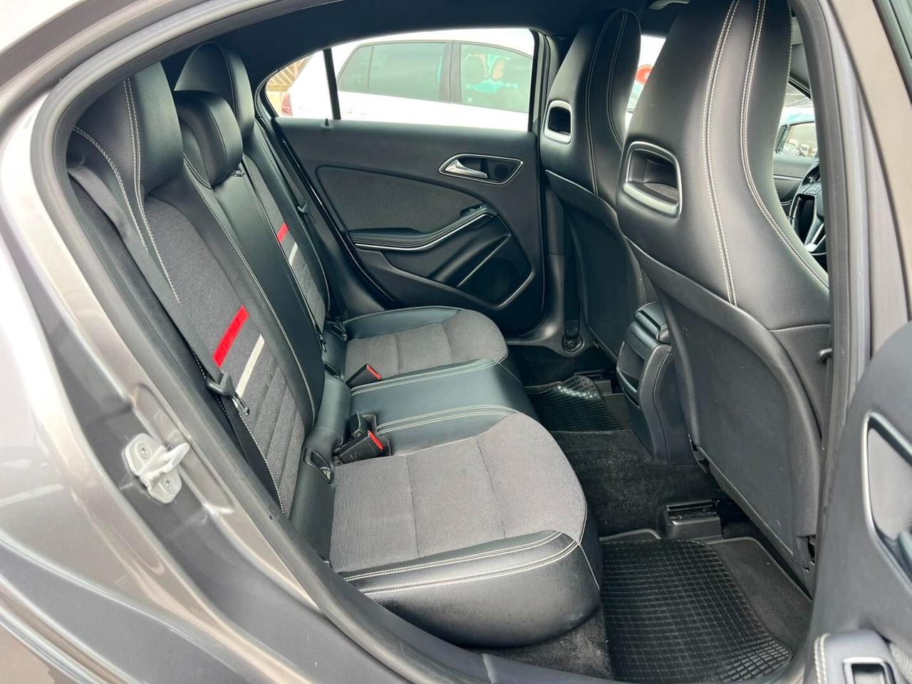 Mercedes-benz A 180 D 110CV SEDILI R-NAVIG-