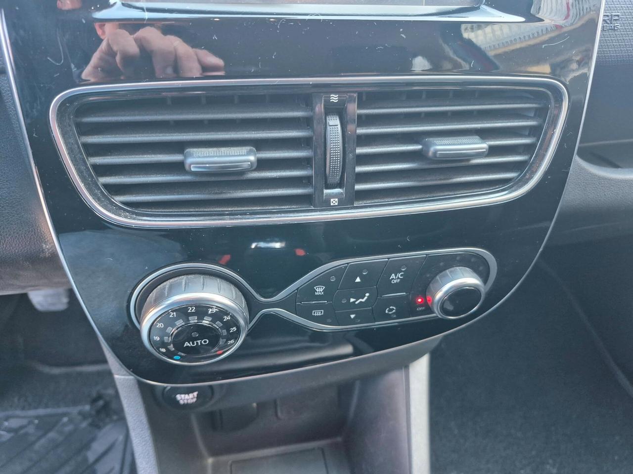 Renault Clio TCe 12V 90CV Start&Stop 5 porte Energy Excite