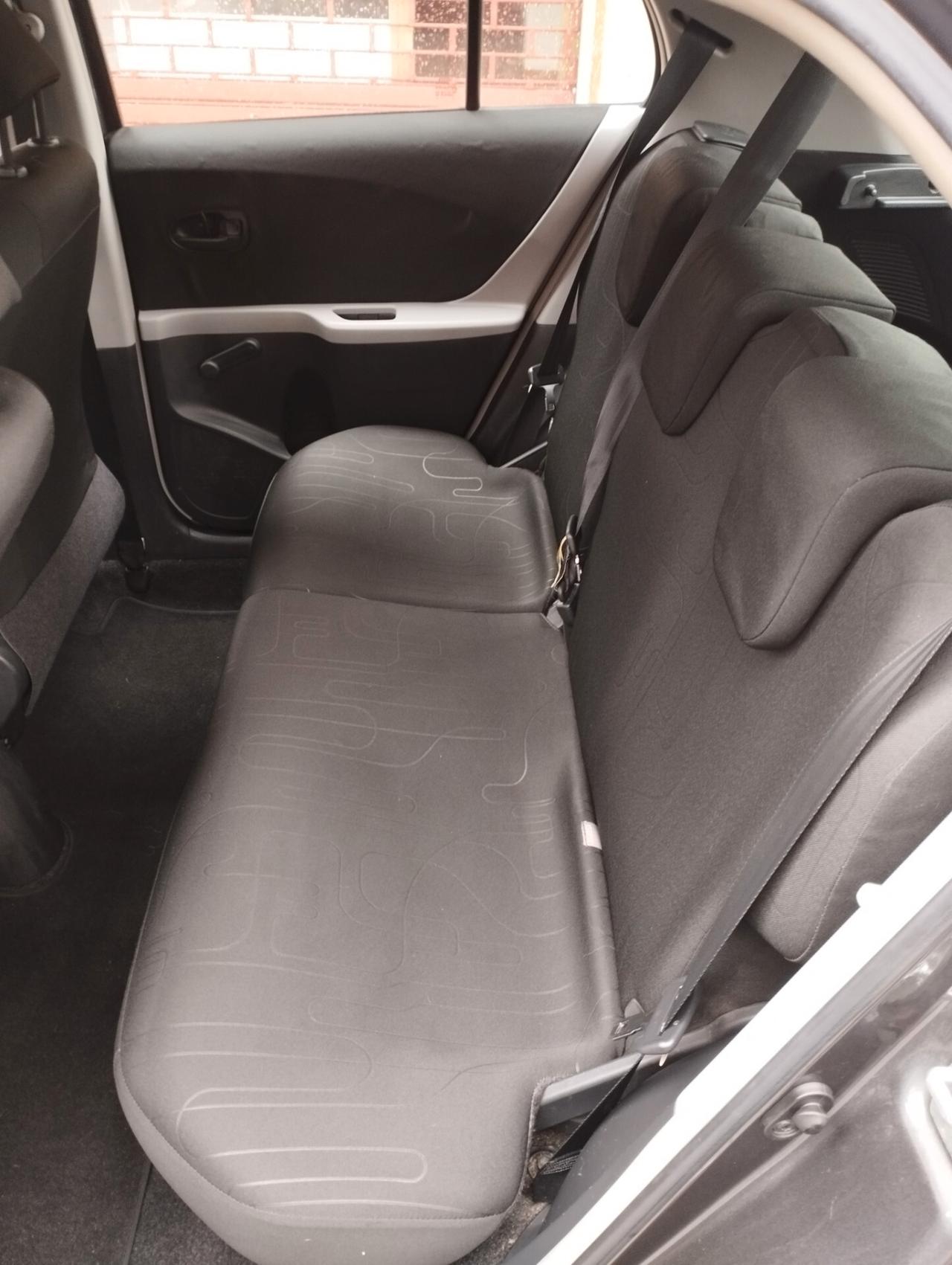 Toyota Yaris 1.0 5 porte Sol